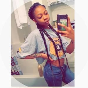 Meet your Posher, Alexis